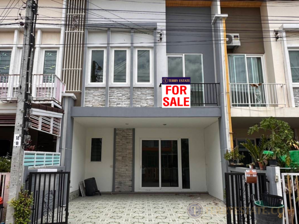 ขาย ทาวน์เฮ้าส์ โกลเด้น อเวนิว แจ้งวัฒนะ-ติวานนท์ 4 ห้องนอน 3 ห้องน้ำ ขนาด 21.7 ตร.ว ใกล้แหล่งกิน เดินทางสะดวก ใกล้ทางด่วน 19