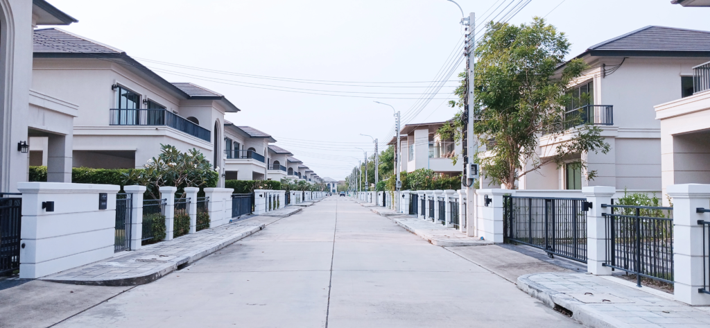 ตลาดอสังหาฯ ปี 69 ตั้งลำใหม่ ปรับสมดุลหลังผ่านจุดต่ำสุด บ้านมือสองมาแรง 3